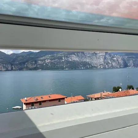 Live La Dolce Vita! Your Garda Deluxe Getaway