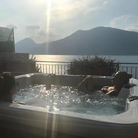 Live La Dolce Vita! Your Garda Deluxe Getaway شقة