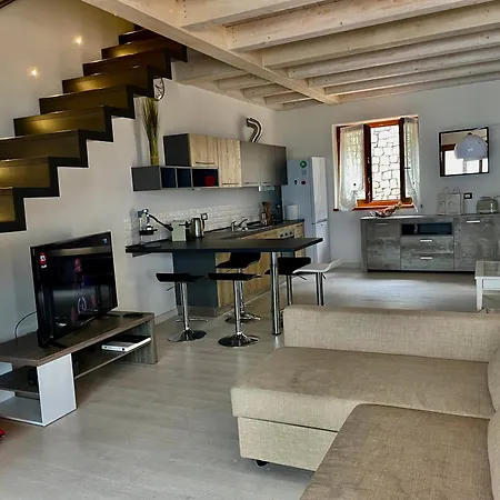 Live La Dolce Vita! Your Garda Deluxe Getaway شقة برنزوني سول جاردا
