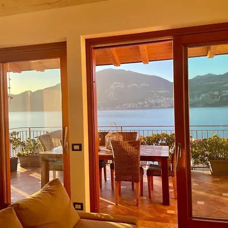 شقة Live La Dolce Vita! Your Garda Deluxe Getaway *